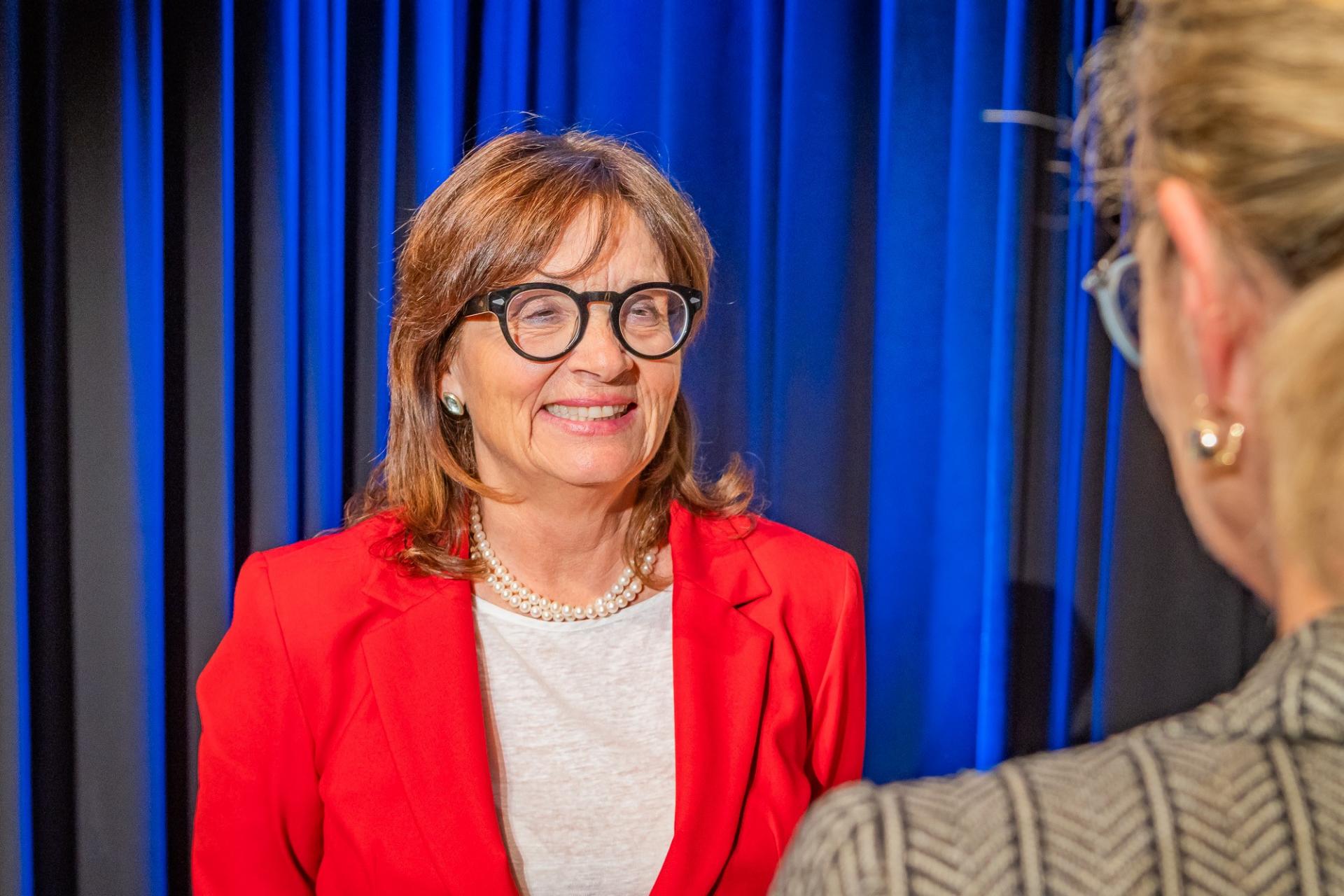 Das Bild zeigt Fulvia Rota im Interview.