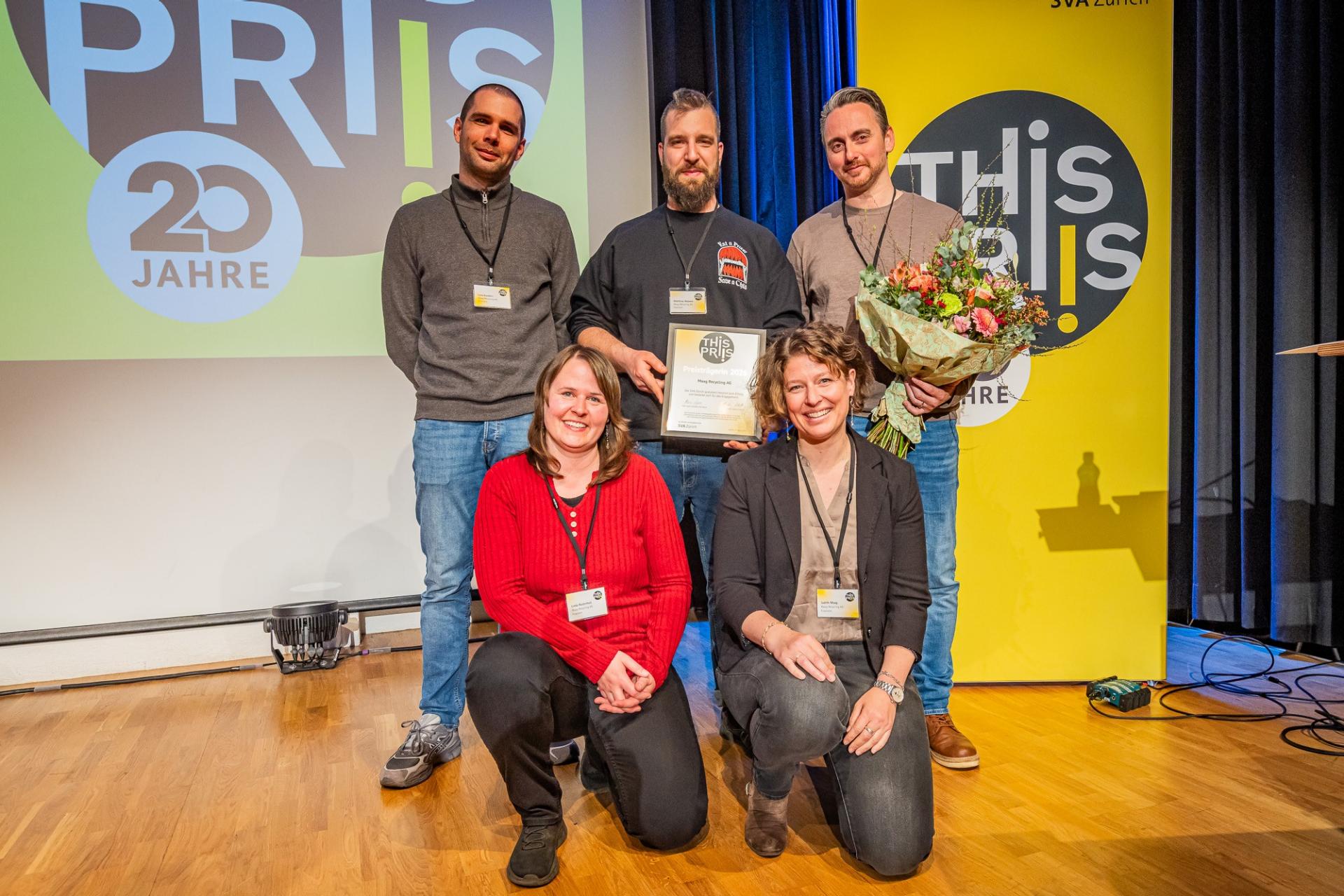 Judith Maag, Inhaberin und Geschäftsführerin der Maag Recycling AG in Winterthur mit Team