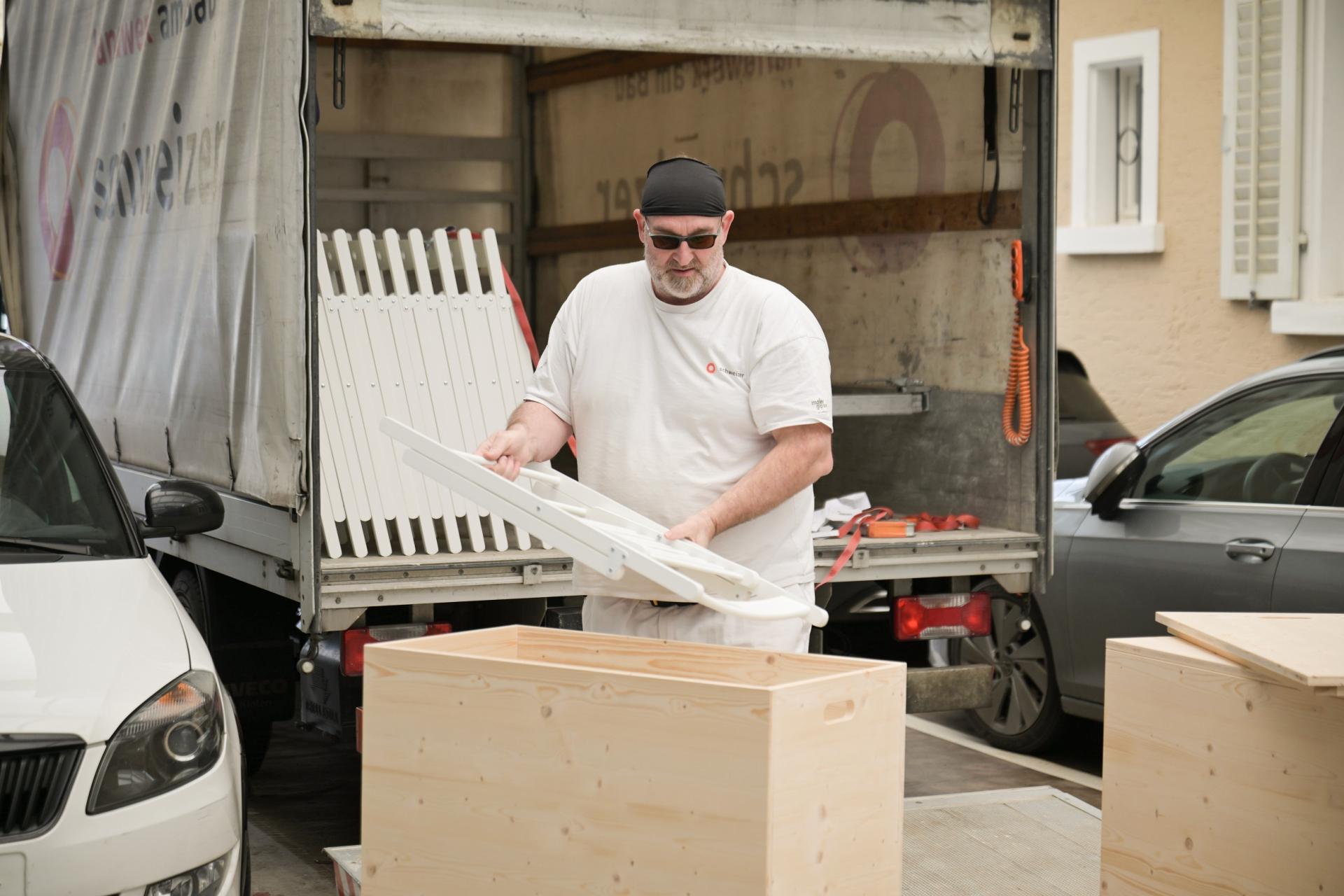 Lager und Logistik: Auch die einfachen Arbeiten werden zuverlässig und mit dem erworbenen Wissen um die Materialien erledigt.